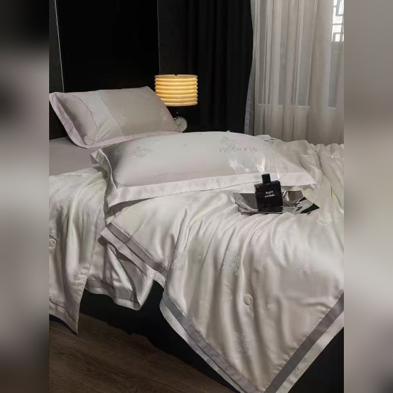 Refined Silk Summer Quilt