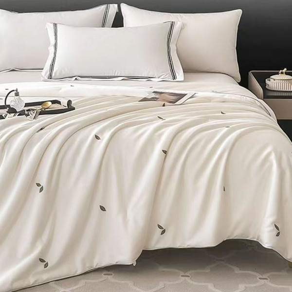 Beibao Gentle White Silk Quilt